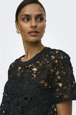 Jacqueline de yong